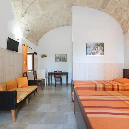 Bio-Agriturismo Masseria La Palombara Salve Exterior photo